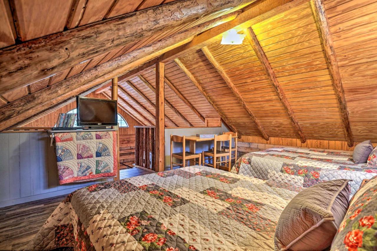 Broken Bow Log Cabin With Fire Pit, Pond, And Deck! ภายนอก รูปภาพ