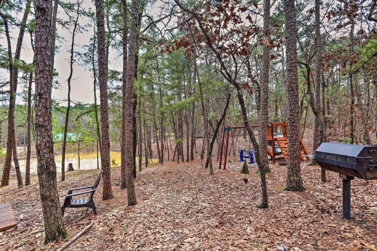 Broken Bow Log Cabin With Fire Pit, Pond, And Deck! ภายนอก รูปภาพ