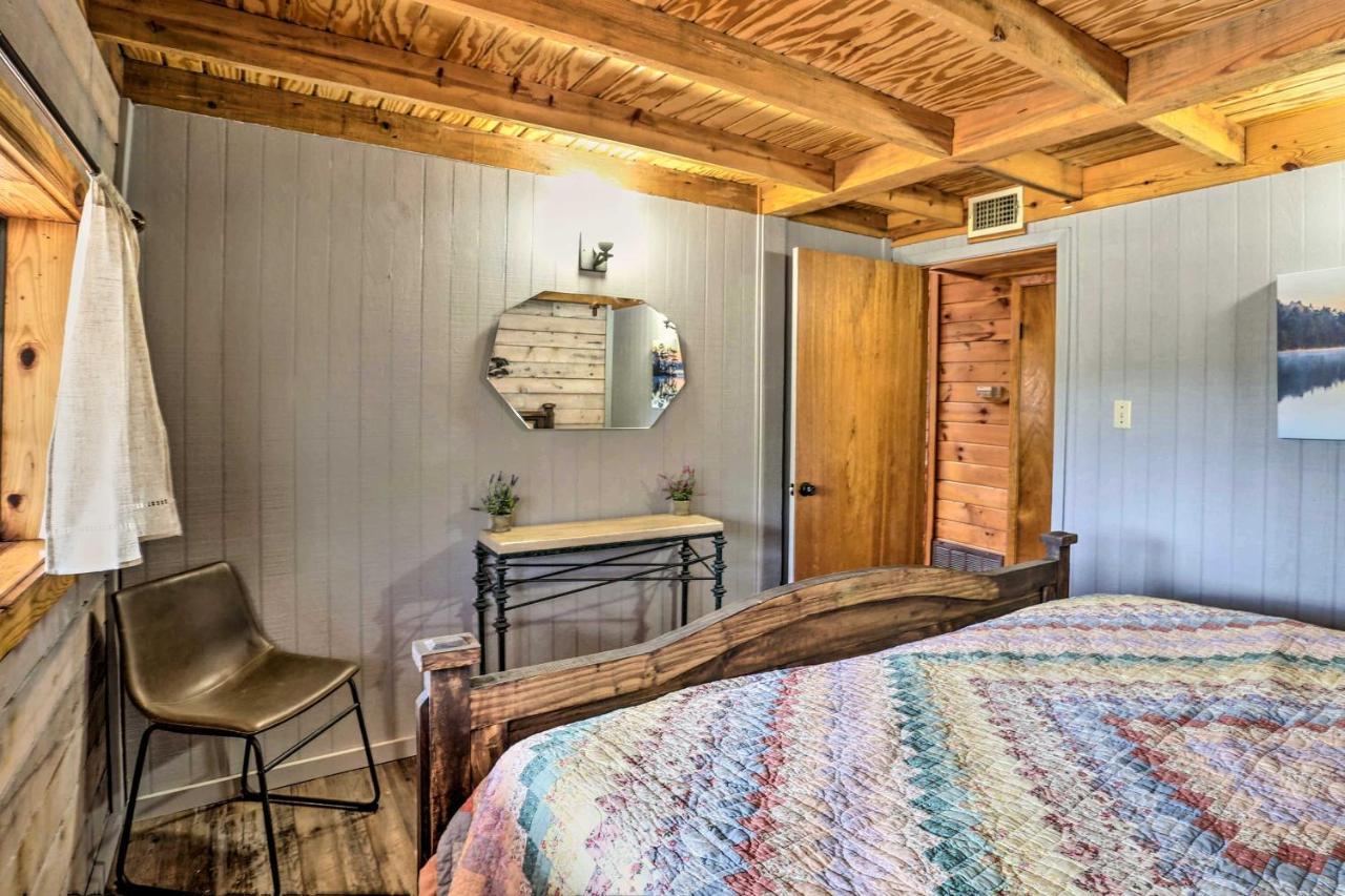 Broken Bow Log Cabin With Fire Pit, Pond, And Deck! ภายนอก รูปภาพ