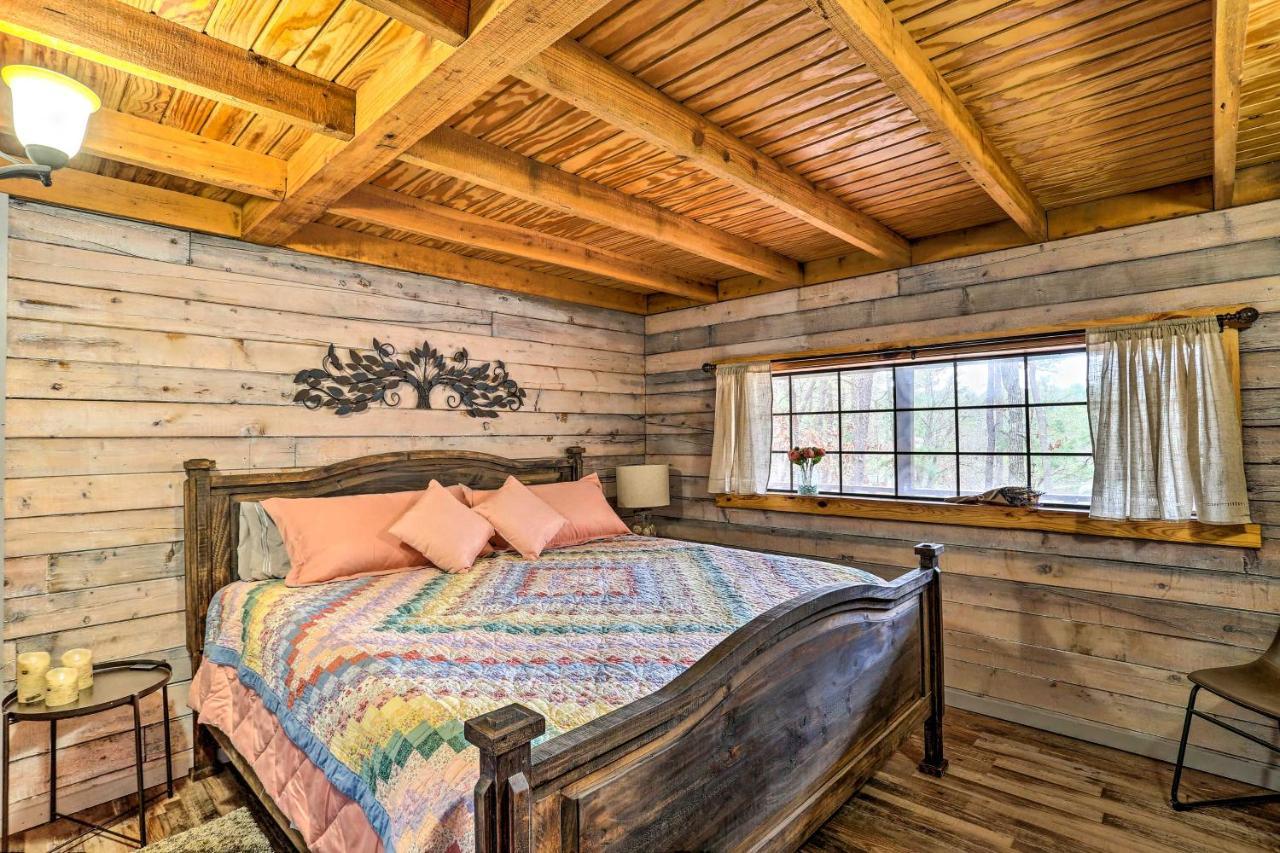 Broken Bow Log Cabin With Fire Pit, Pond, And Deck! ภายนอก รูปภาพ